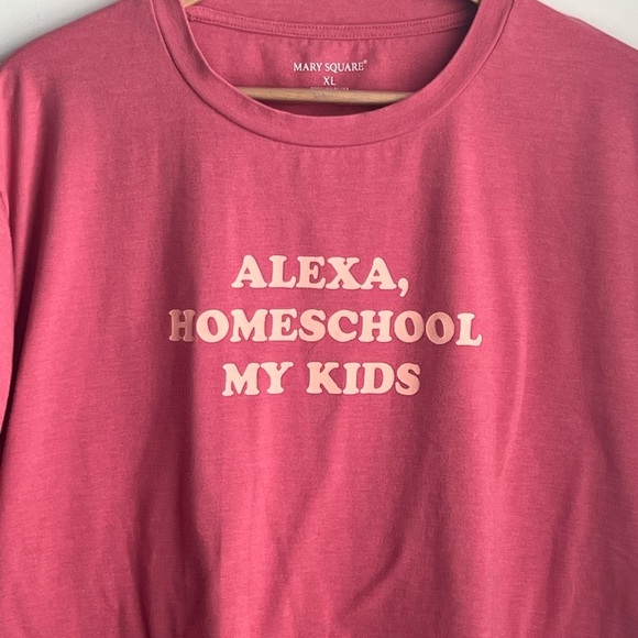 Bundle of 2 Women’s Graphic T-Shirts - XL - Picture 7 of 10